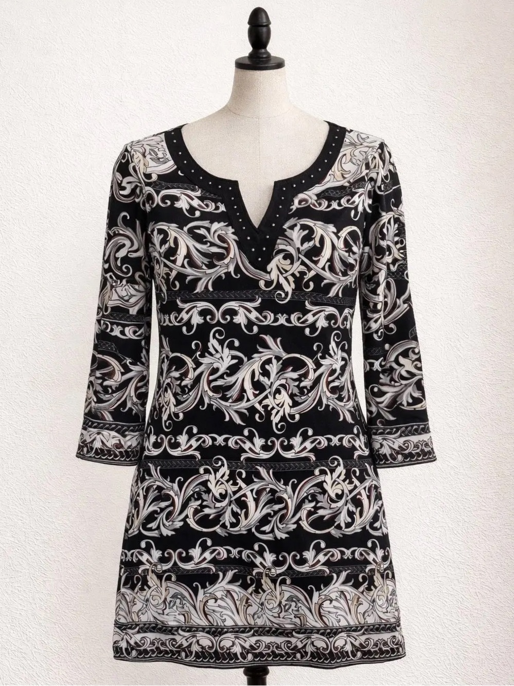 White House Black Market Black Scroll-Print V-Neck Shift Tunic Dress 3/4 Sleeve